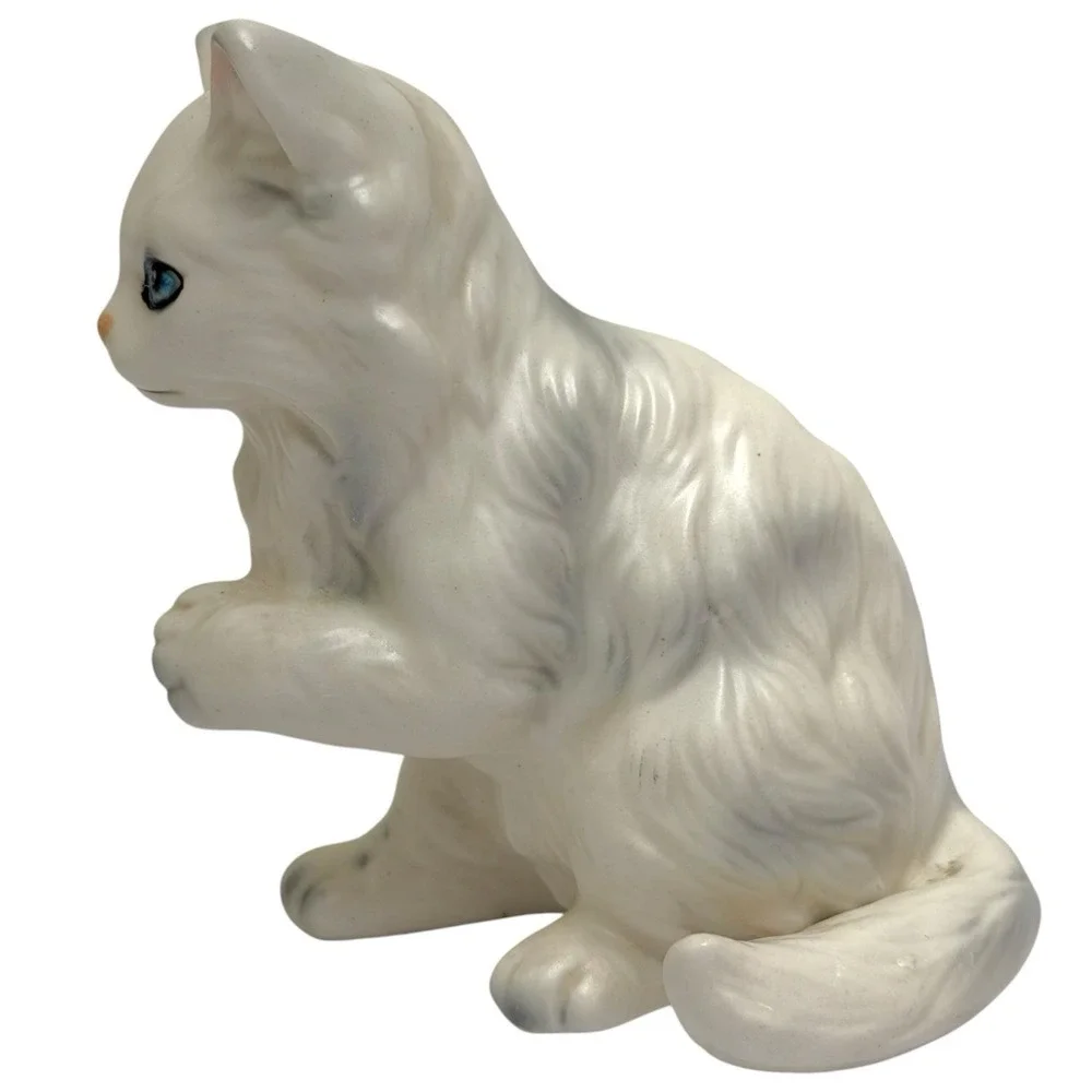 Vintage Lefton H1513 White Gray Persian Kitten Cat Figurine Porcelain Japan